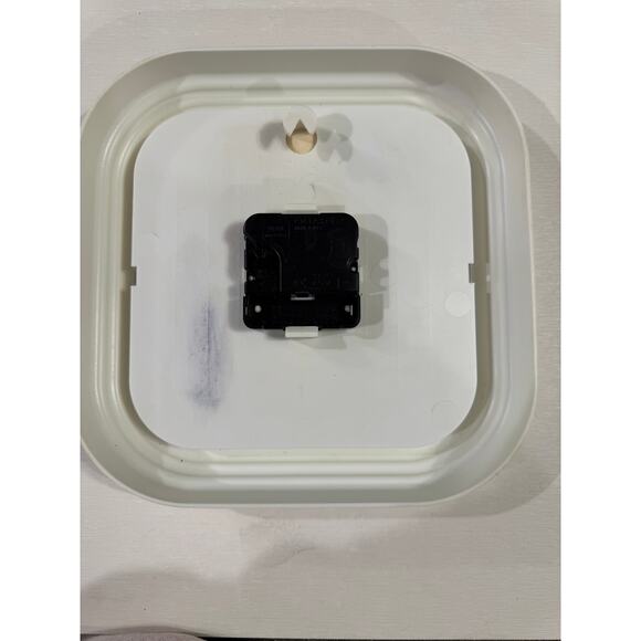 VTG Ingraham Wall Clock with Floral Design WORKS - Picture 4 of 5